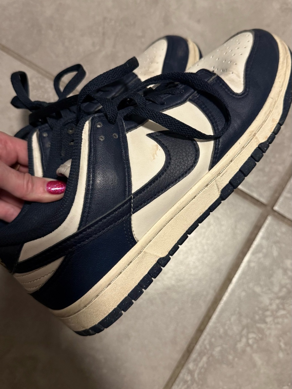 Nike Women's Navy and White Low-Top Sneakers
